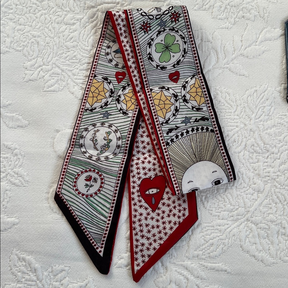 Beautiful Small scarf - Picture 2 of 5
